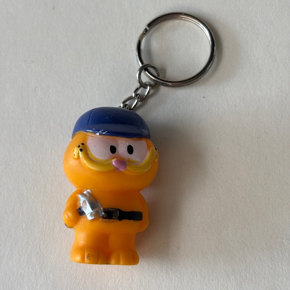 Vintage Garfield Star Paws Awards Keychain